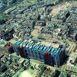 Centre Pompidou paris : vue aérienne sur le bâtiment