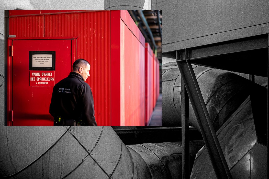 Les pompiers ont accès à tous les coins et recoins du bâtiment. Lors d'une ronde, ils inspectent chacun des dix niveaux du bâtiment.