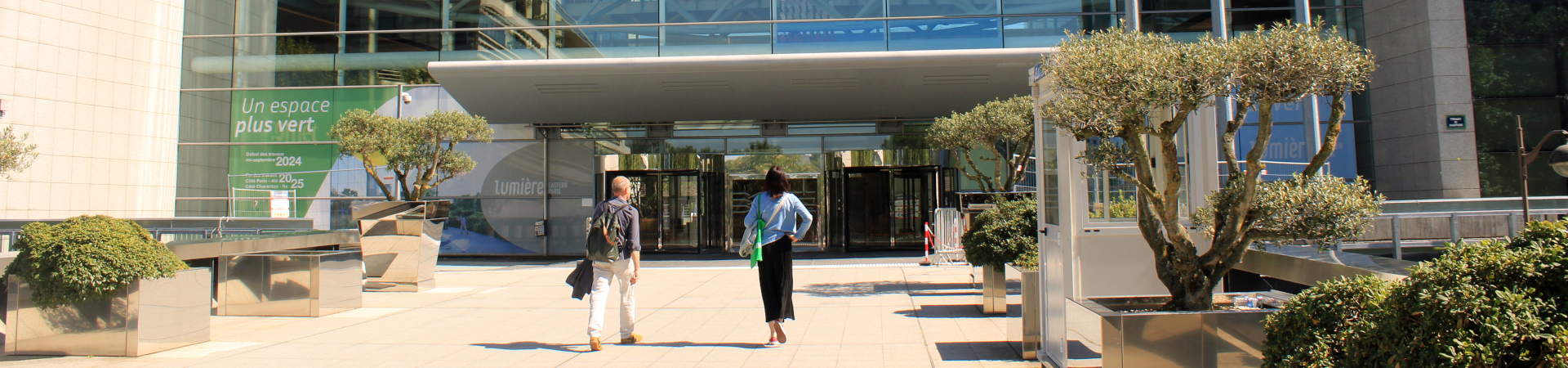 Lumière, Paris : façade d'entrée